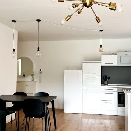 2 Zkb Apartment In Mannheim Kueche - Parken - Grosser Tv Extérieur photo